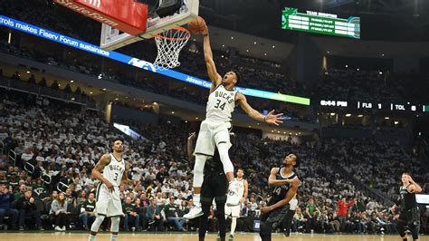 Giannis Antetokounmpo takes off for incredible dunk during Milwaukee ...