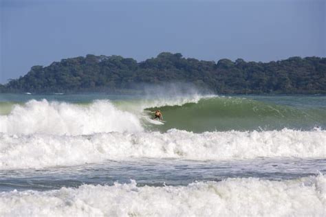 Surf Bocas Del Toro- a creazy Caribbean surf town