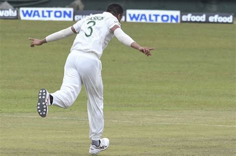 Taskin Ahmed sets off on a celebratory run | ESPNcricinfo.com