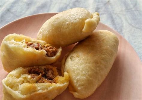 Panada / Fried Bread Dough With Spicy Fish Filling Recipe by Iskan ...