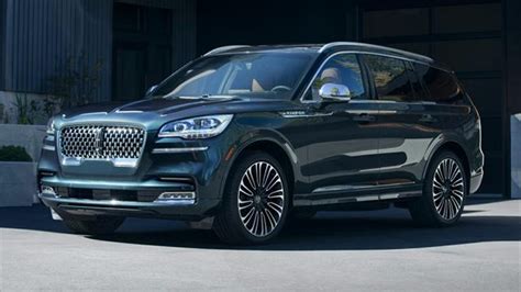 2023 Lincoln Aviator Grand Touring: What Makes This Luxury SUV so Grand?