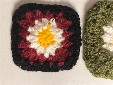 Why are the squares different sizes? : r/crochet