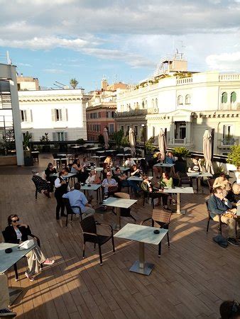 Ristorante The Hive Rooftop Restaurant in Roma con cucina Vegetariana