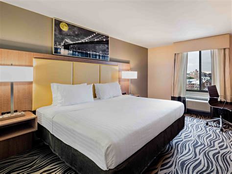 Downtown Brooklyn Hotel | Holiday Inn Express New York - Brooklyn