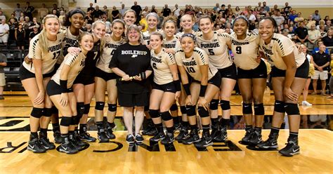 Purdue volleyball tournament honors fan