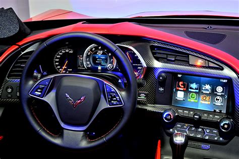 Comparing the New C8 Corvette to the C7 Interior for Comfort