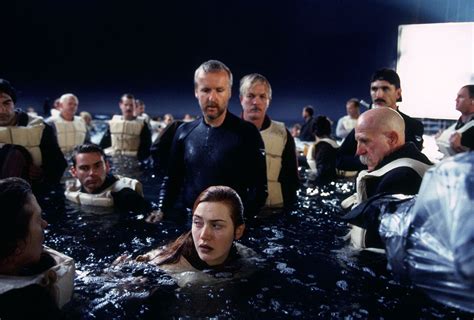 30 Amazing Behind the Scenes Photographs From the Making of ‘Titanic ...