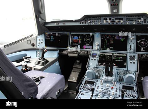 Airbus A350 Cockpit Stock Photo - Alamy