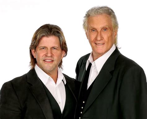 The Righteous Brothers bring back the harmonies - Las Vegas Magazine