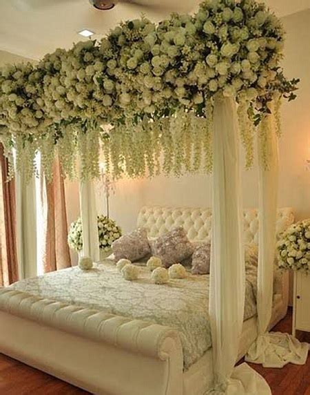 First Night Room Decoration With Flowers - Photos All Recommendation