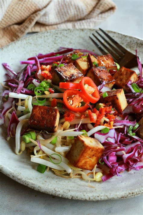 Vegan Thai Salad with Tofu & Sprouts – Vegan Easy - veganeasy.org