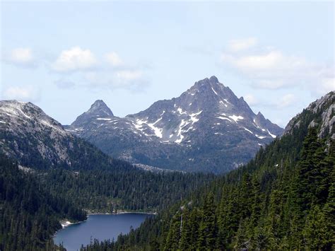 A Peak Bagger's Guide to Vancouver's North Shore Mountains - Gripped ...