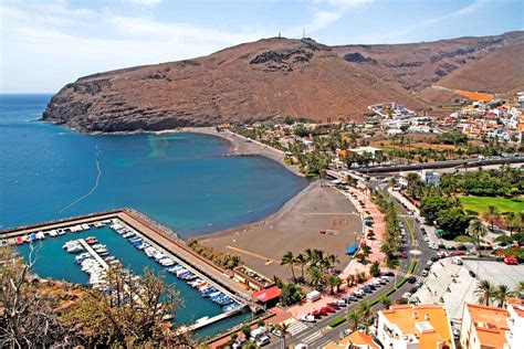 Fortunate and blue. Discover the 9 Canary Islands beaches that now have ...