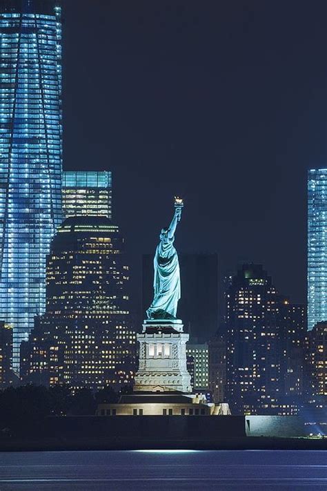 Pinoy Amerika: Statue of Liberty at Night