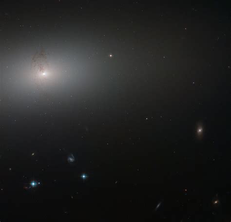 Hubble Image of the Week - Elliptical Galaxy NGC 2768