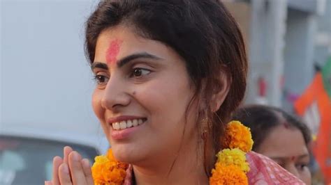 Ravindra Jadeja's Wife & BJP's Rivaba Jadeja Heads for Record-breaking ...