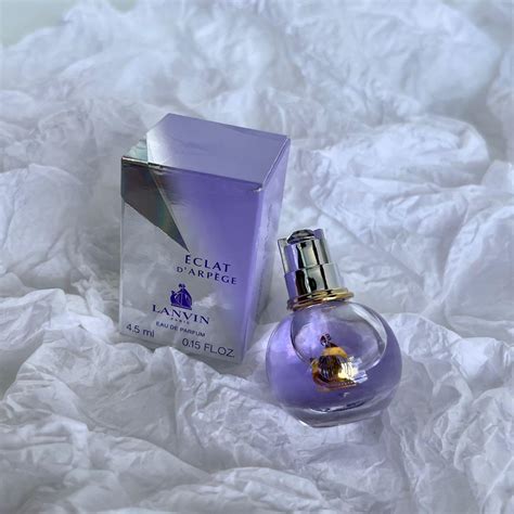 7 Best Smelling Lilac Perfumes For Her [Tested in 2024]