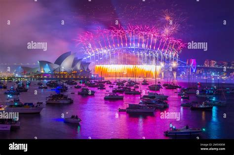 2023 sydney fireworks hi-res stock photography and images - Alamy