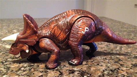 Triceratops (Jurassic Park: Dinosaurs by Kenner) – Dinosaur Toy Blog