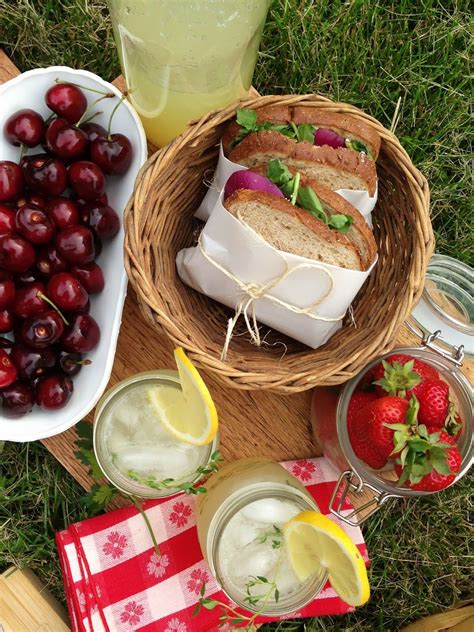 Intrinsic Beauty : Entertaining: Picnic for Two in 2019 | Picnic ...