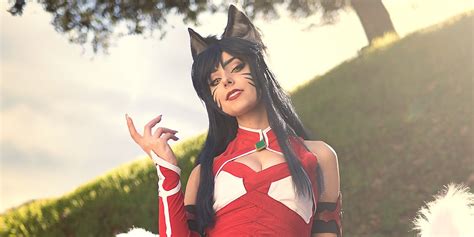 Un fanático de League of Legends celebra a Kitsune Ahri con un ...