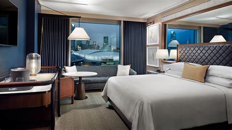 Hotel Rooms in Oklahoma City, OK | Omni Oklahoma City Hotel