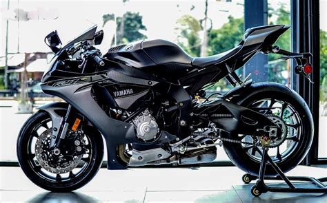 Yamaha R1