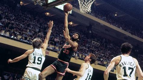 Top Moments: Kareem Abdul-Jabbar's skyhook wins double OT thriller in ...