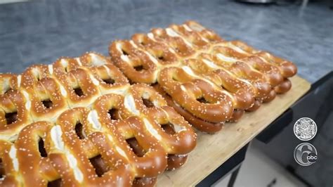 The Dish: Philly Pretzel Factory's soft pretzels - 6abc Philadelphia