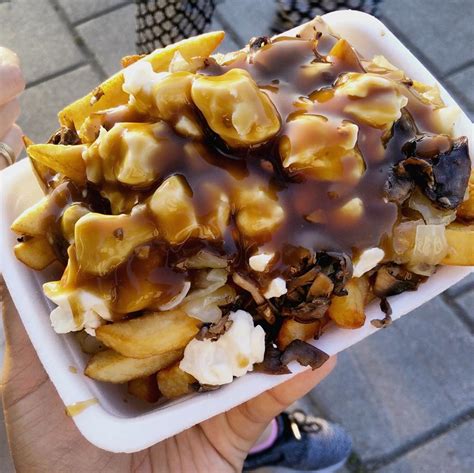 PoutineFest: 6 jours pour te gaver de poutines dans le Vieux-Montréal ...