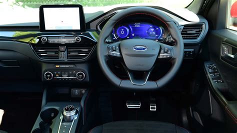 Ford Kuga Hybrid interior & comfort | DrivingElectric