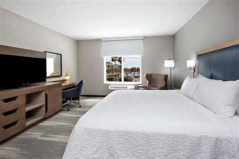 Hampton Inn & Suites San Diego Airport Liberty Station in San Diego ...