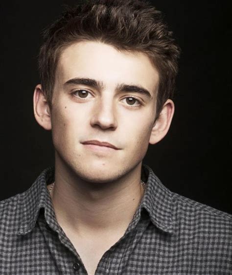 Charlie Rowe: Películas, biografía y listas en MUBI