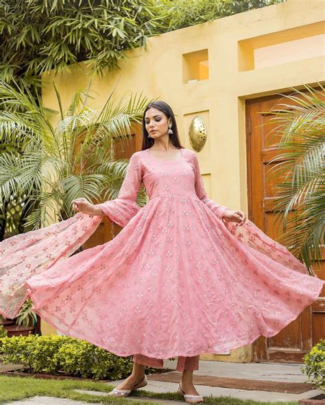 Diwali Dress 2021 - Latest Diwali Ethnic Outfit Trends