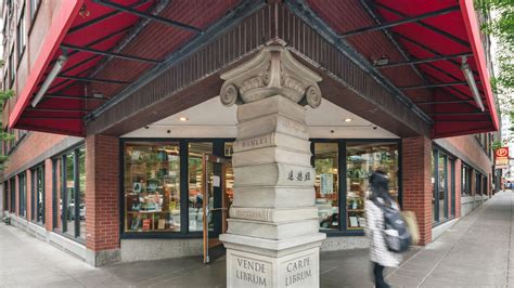 Powell's City of Books – Shop Review | Condé Nast Traveler