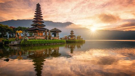 Templo Pura Ulun Danu en el Lago Bratan, Bali