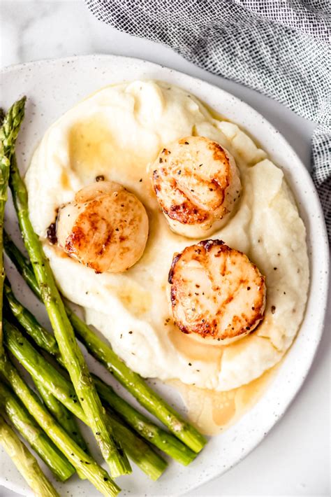 Garlic Butter Seared Scallops (Low carb, Keto) | Gimme Delicious