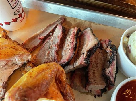 'Flat-out fun': Savor experience at Texas Pride Barbecue