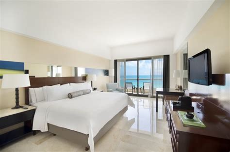 Live Aqua Beach Resort Cancun vacation deals - Lowest Prices ...