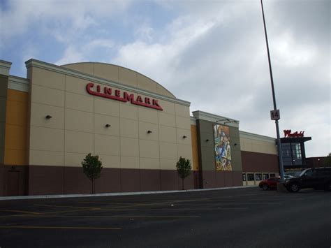 Cinemark Louis Joliet Mall in Joliet, IL - Cinema Treasures