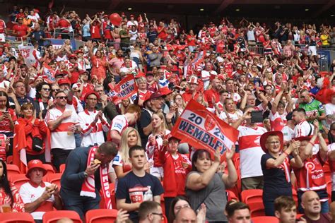 Incredible pictures of Hull KR fans during tense Challenge Cup final ...