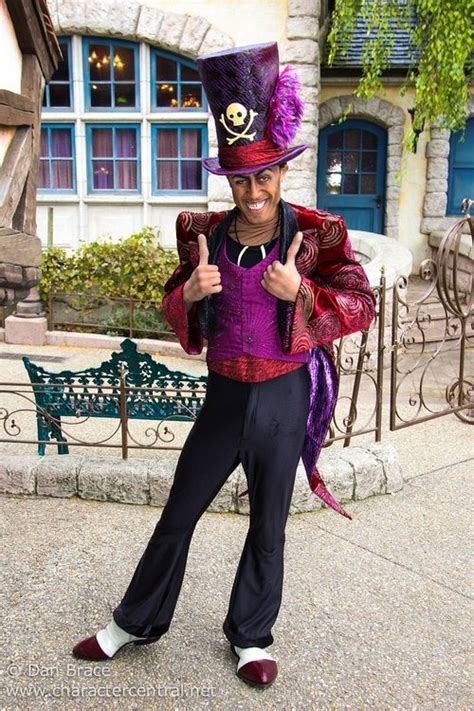 Dr. Facilier | Disney villians costume, Disney villain costumes, Cute ...