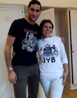 New Haircut Of Marouane Fellaini’s, His Traditional Afro Is Gone ...