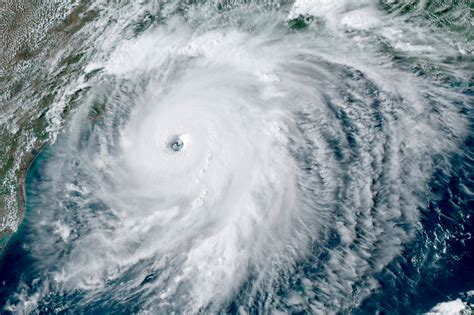 Forecasters Issue Dire Warnings for Hurricane Laura - The New York Times