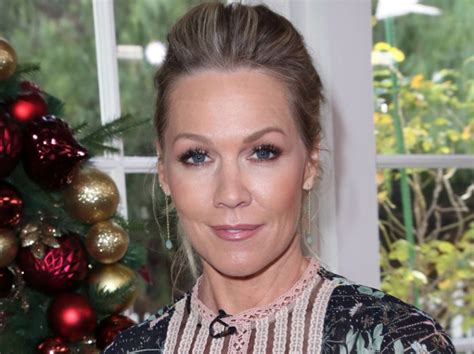 Jennie Garth's Instagram feed hinted at relationship trouble