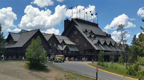 OLD FAITHFUL INN - Updated 2021 Prices & Reviews (Yellowstone National ...