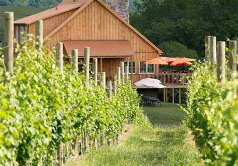 Loudoun County Visitor Center - Wine and Country Life