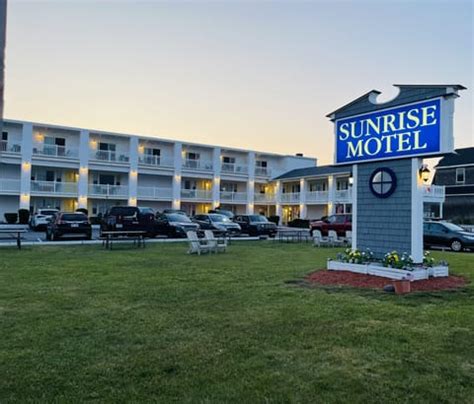 Sunrise Motel | York Beach, ME | VacationRenter