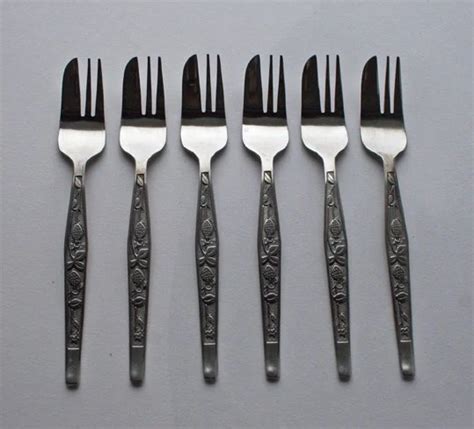 Vintage Cake Forks, set of six in original box. Vintage cutlery, dinner ...