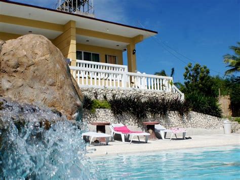 Moalboal Beach Resort (Cebu Island) - Guest house Reviews - TripAdvisor